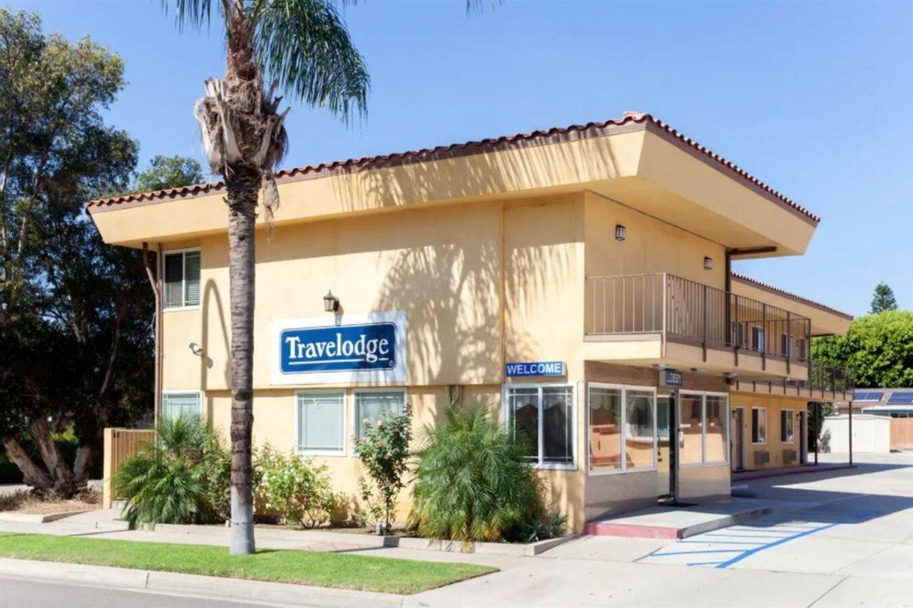 Travelodge By Wyndham Brea Kültér fotó