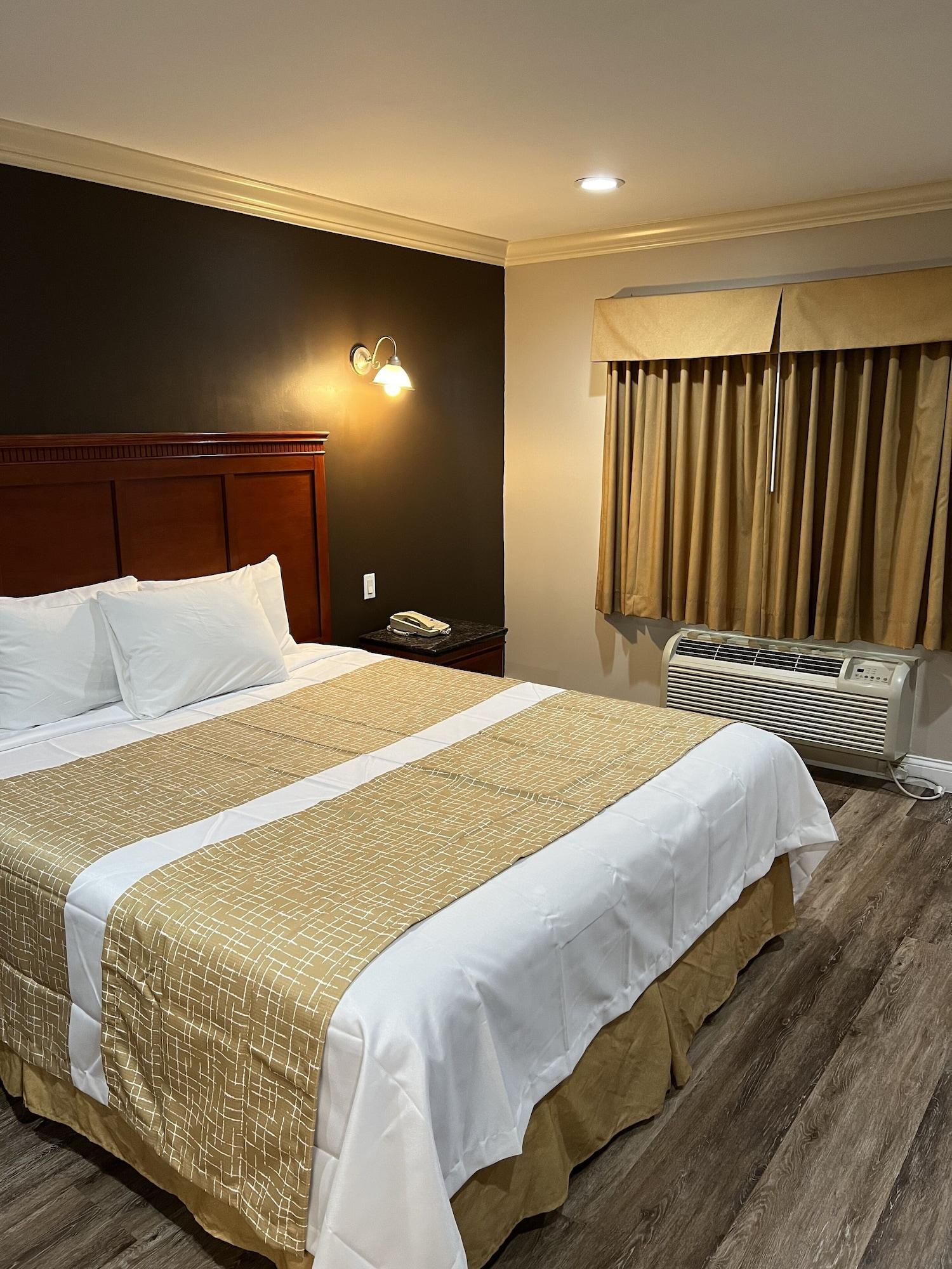 Travelodge By Wyndham Brea Kültér fotó